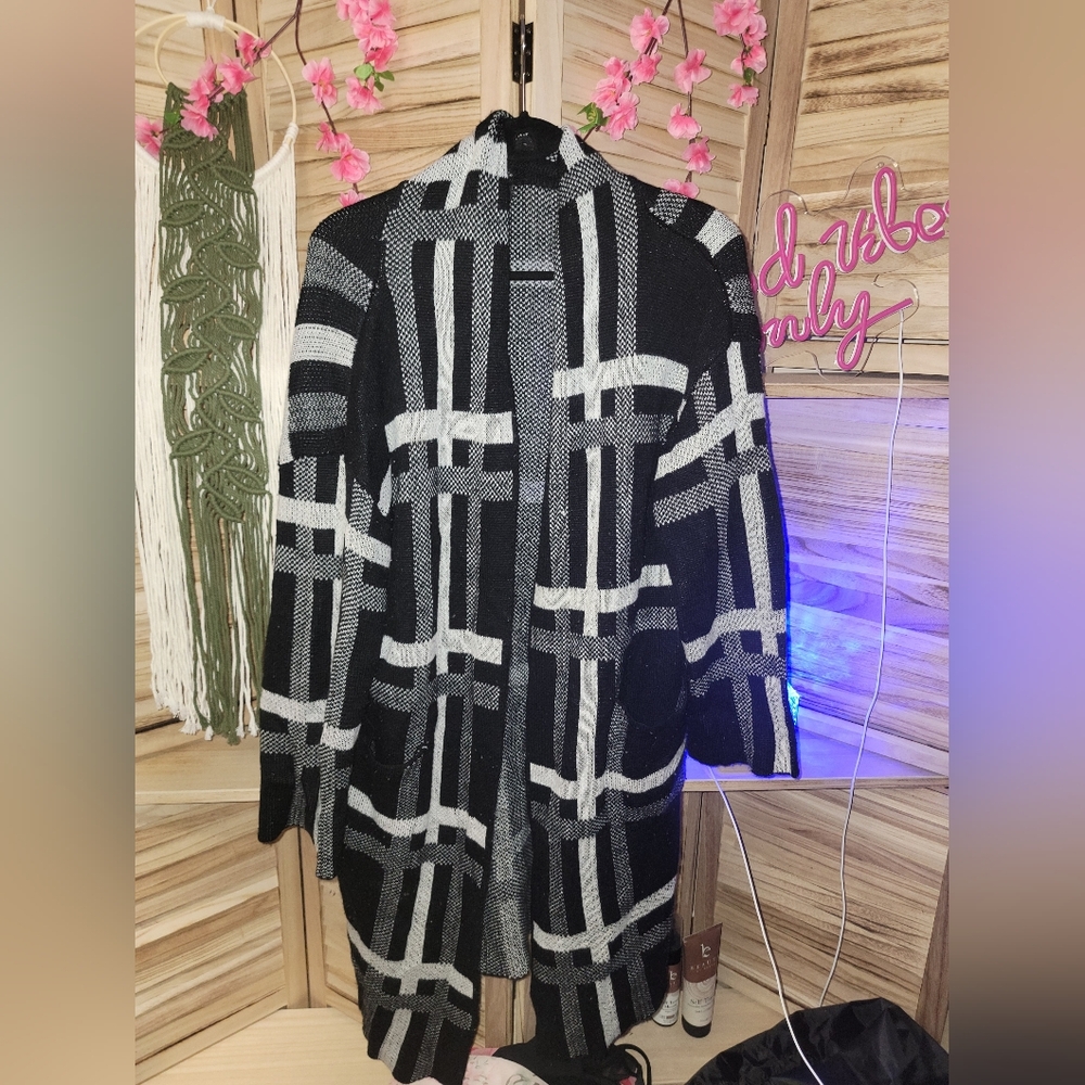 New Black and White Plaid Long Cardigan